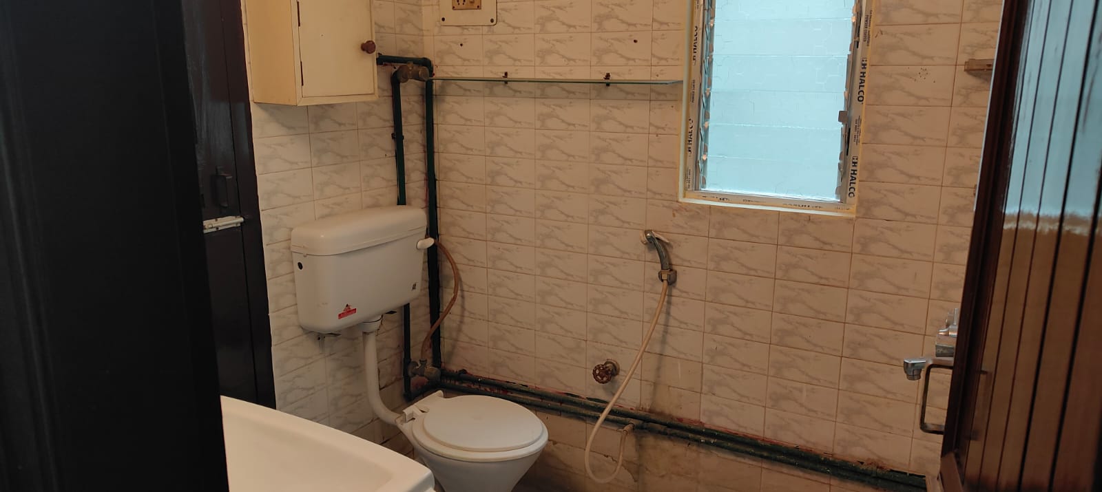 Semi Furnished 3bhk in Ratnagiri Rd, Bamunimaidan, Guwahati, Assam 781021, India for Rent